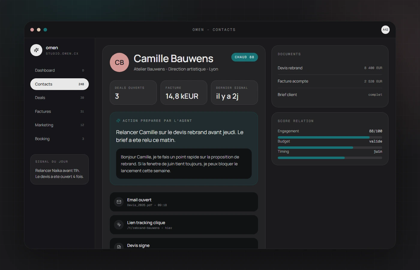 Mockup Omen d'une fiche client avec historique et action IA.
